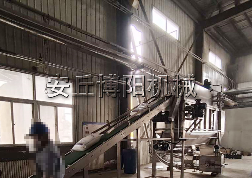 安丘博陽(yáng)機(jī)械飼料顆粒自動(dòng)拆包機(jī)適用于哪些行業(yè)？