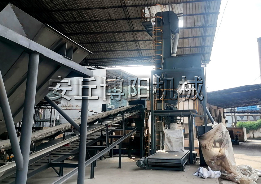 粉煤灰噸袋包裝機(jī)備受各行業(yè)歡迎的原因是什么？